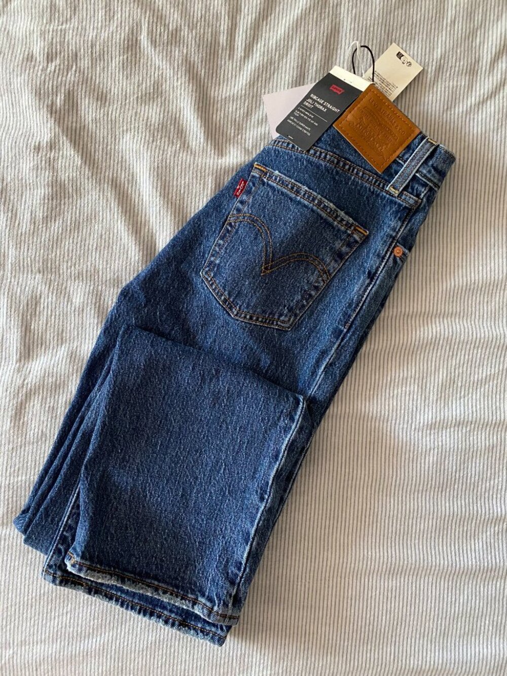 NEW Levi's jeans